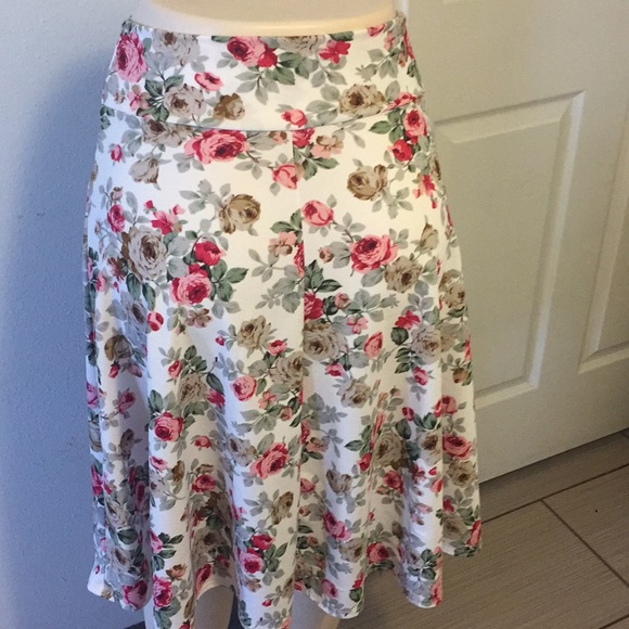 Skirt - Picture 2 of 2